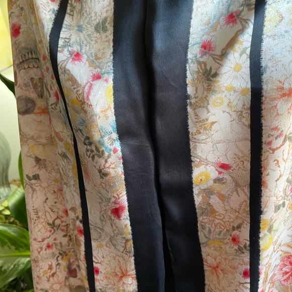 Alexander McQueen Silk wrap/Shawl. - Picture 4 of 16